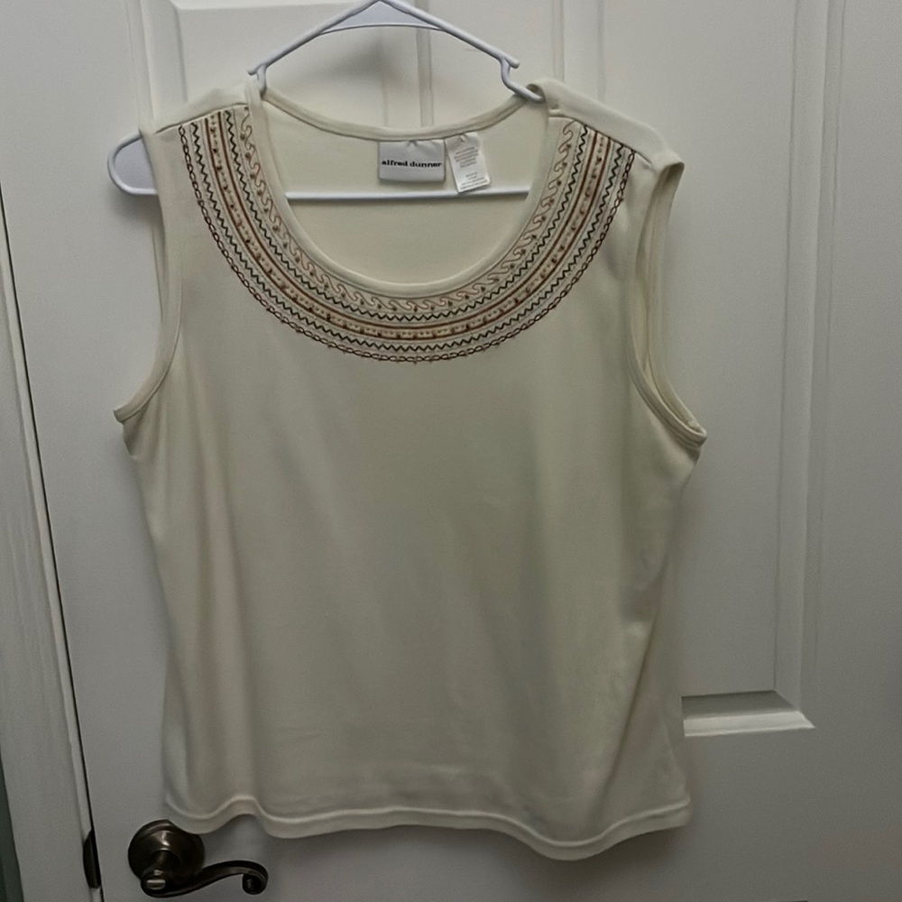 White embroidered beaded tank top from Alfred Dunner in a size large